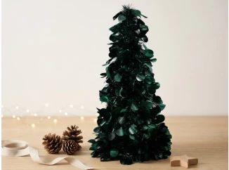 Vianočná dekorácia Stromček zo strapcov 46 cm, zelená